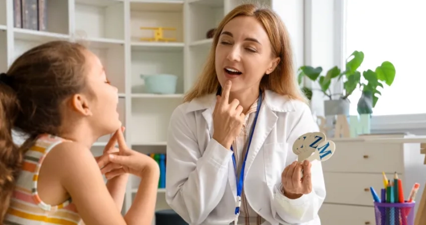 علاج النطق وتأخر اللغة