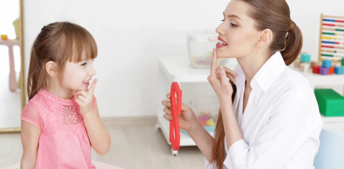 علاج النطق للأطفال