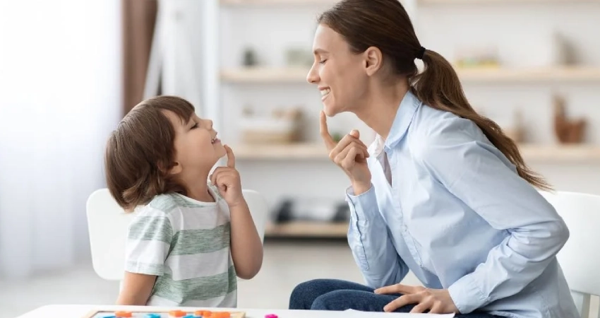 اضطرابات اللغة التعبيرية والاستقبالية