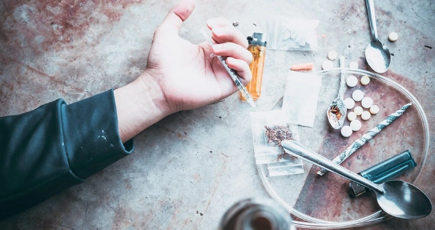 الإدمان السلوكي والإدمان الكيميائي