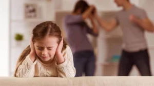 كيف تؤثر المشاكل الأسرية على الأطفال؟ 