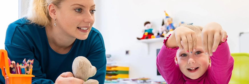 دور العلاج الوظيفي في تحسين أداء الطفل في المدرسة